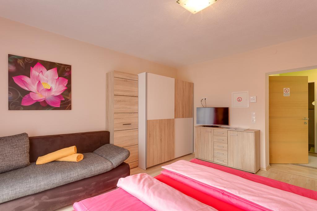 Biancas Ferienwohnung Im Haus Roswitha Tumpen Esterno foto